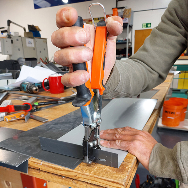 EDMA LONG HOLE PLIERS - Image 4